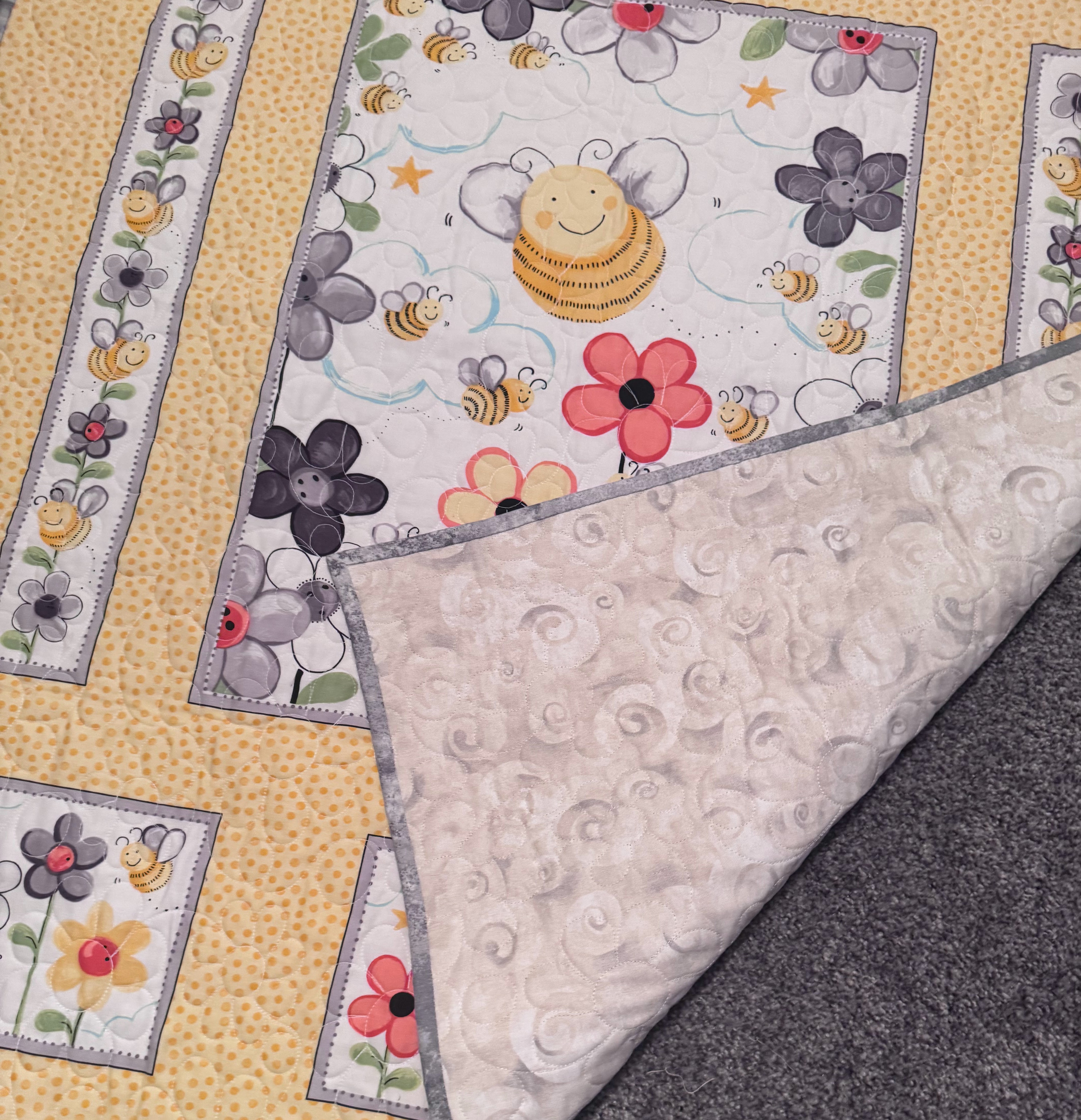 Bumble Garden Panel Quilt, Baby, 39" x 45"