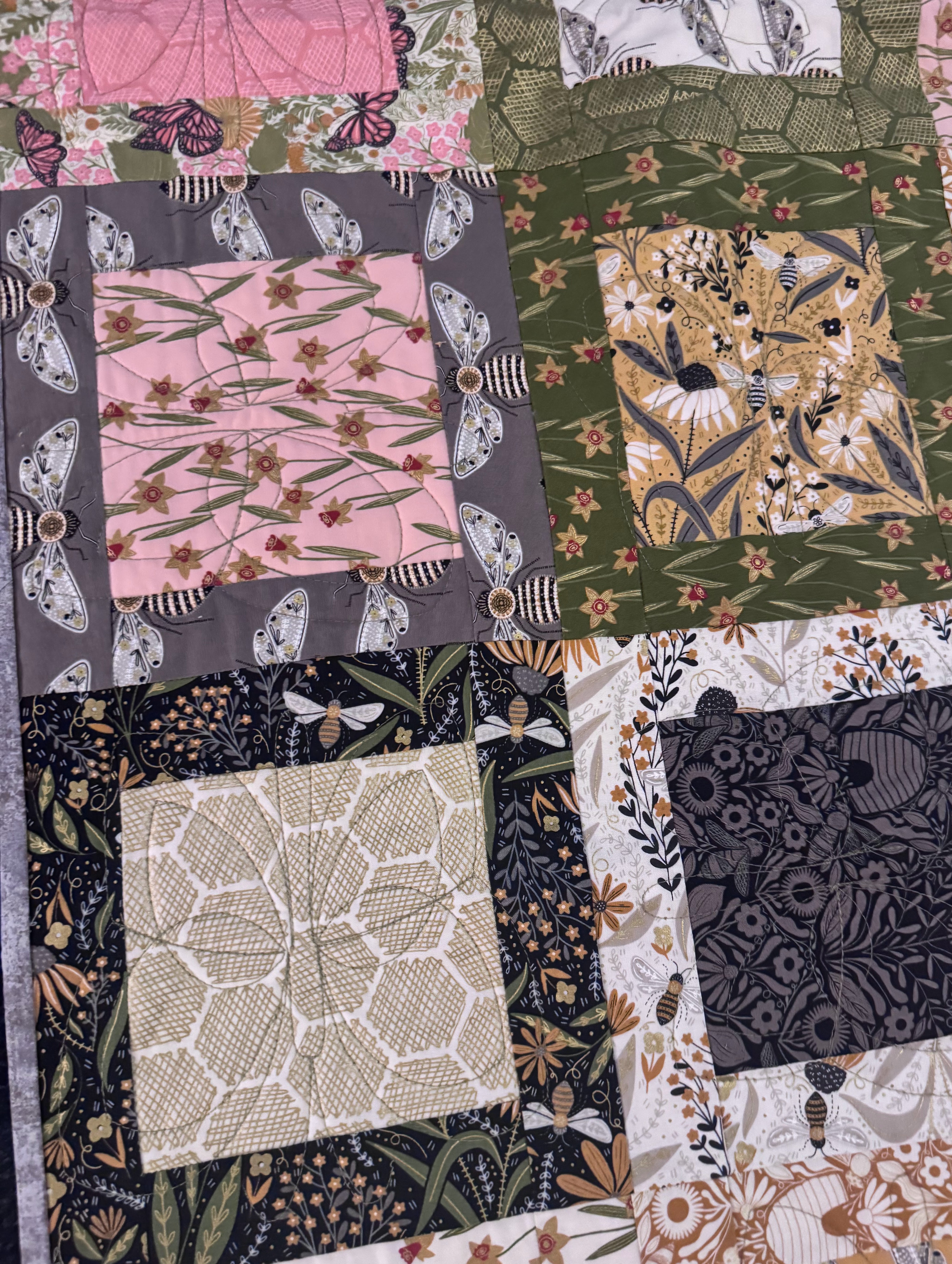 Butterflies and Pollen Quilt, Baby, 34" x 42"